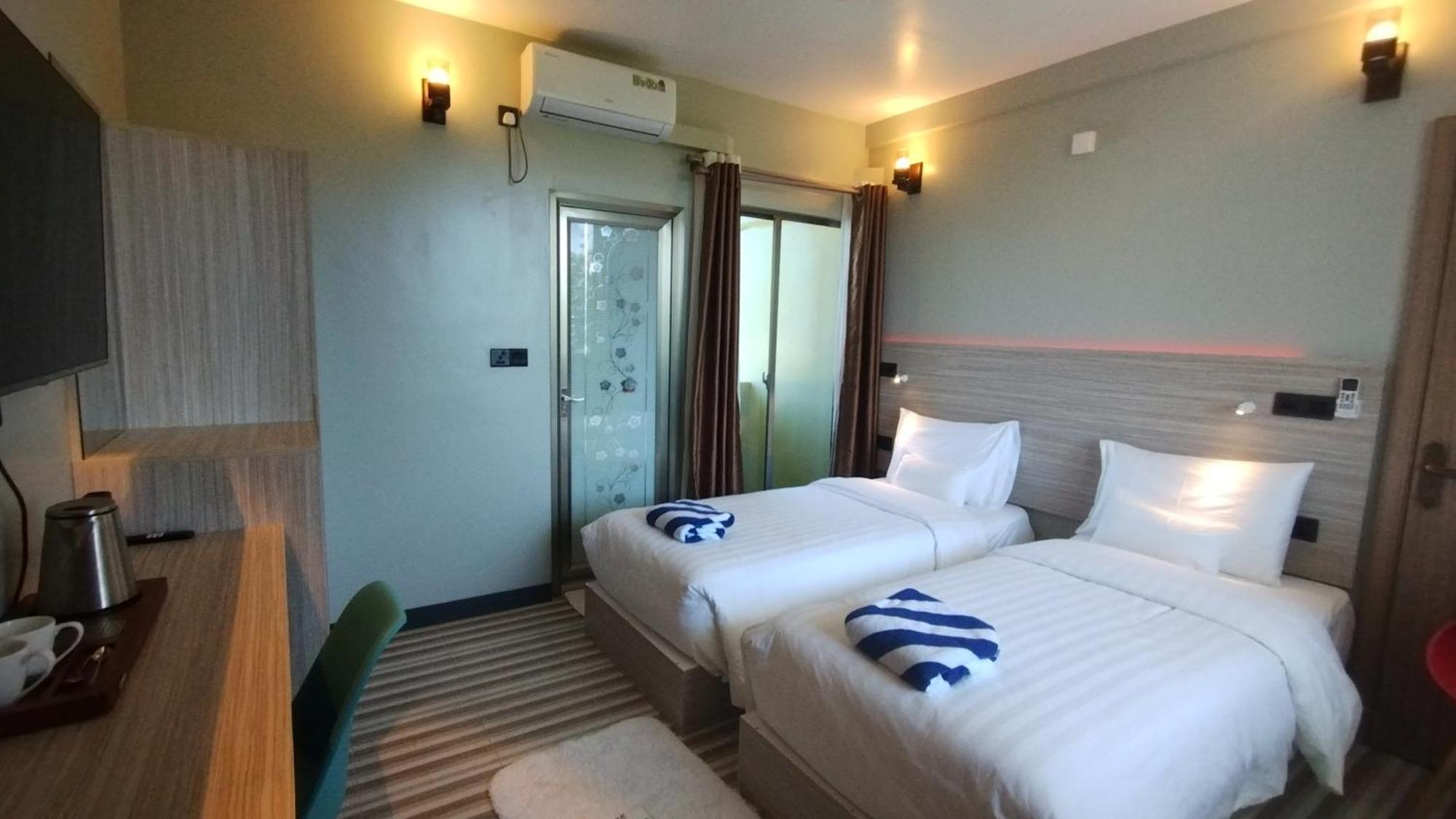 Madi Grand Maldives Hotel Fulidhoo Eksteriør billede